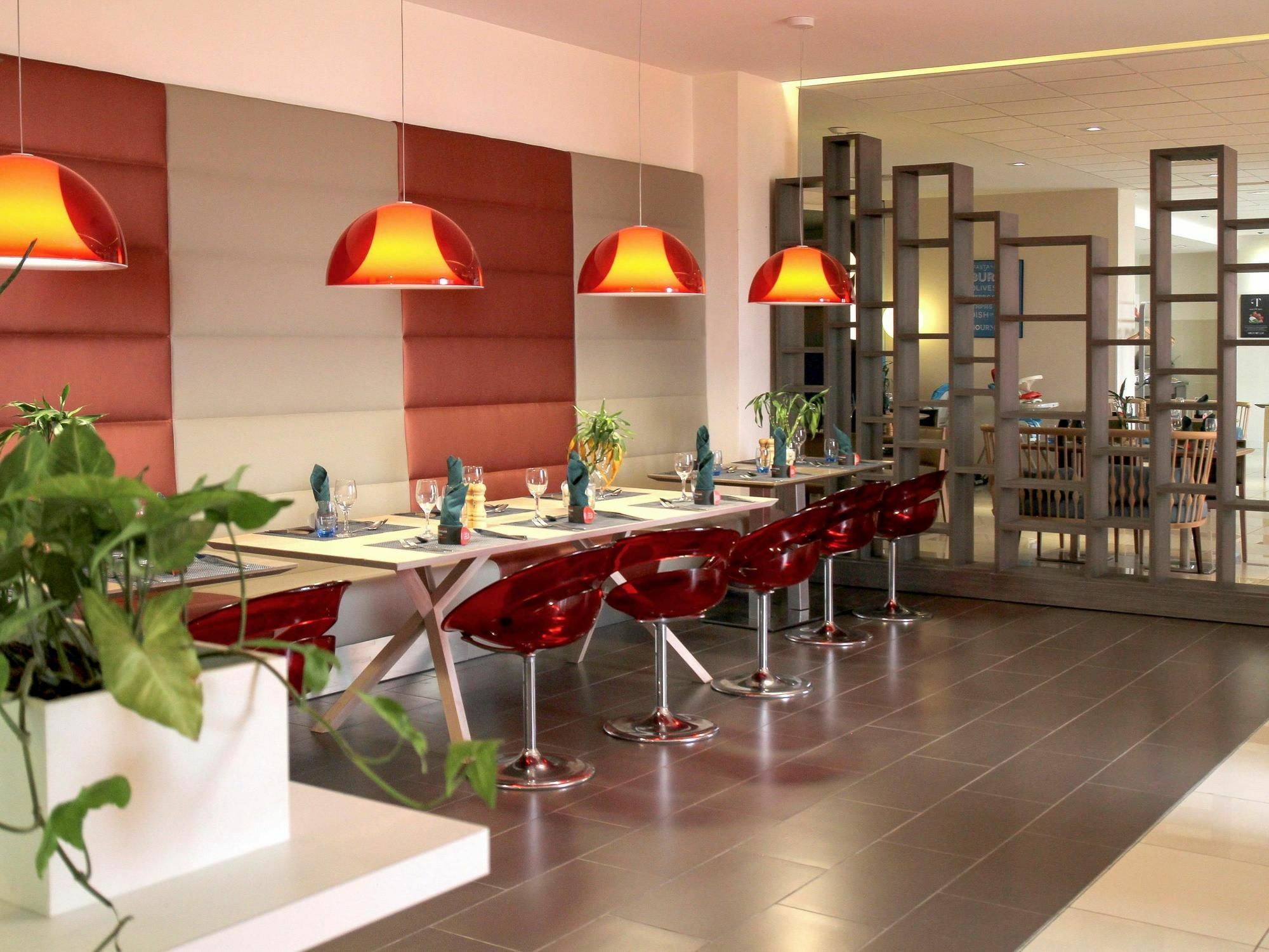 Novotel Константин Екстериор снимка